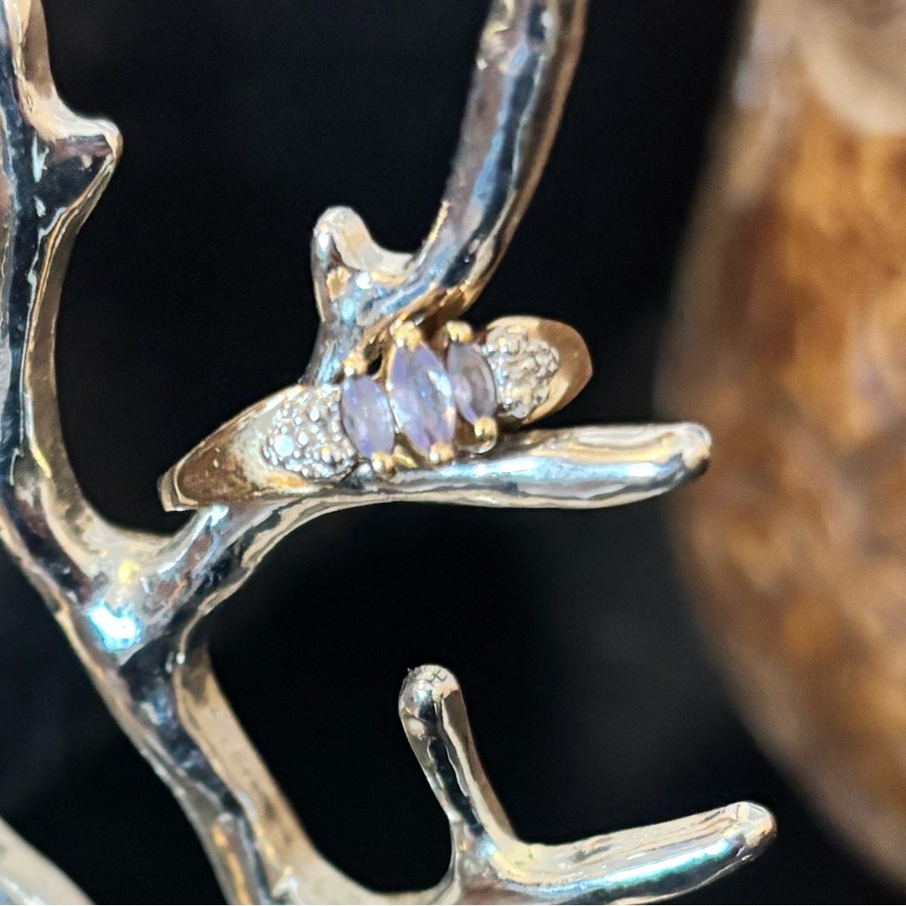 RARE 10k Gold Vintage Tanzanite Ring with Bow tie Diamond Chip Accents - Picture 2 of 8